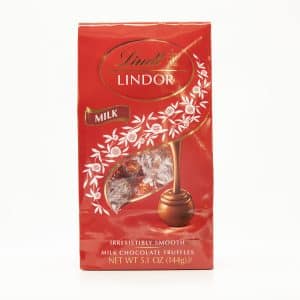 candy czekolada chocolate cocoa dessert snack slodycze cukierki czekoladki sugar lindt lindor truffles milk chocolate